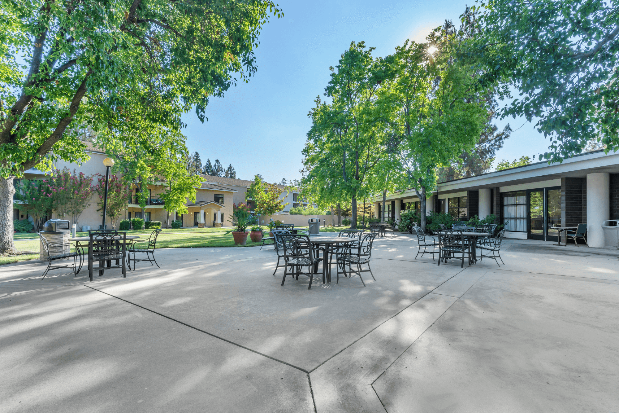Courtyard area at Brookdale Senior Living in San Jose